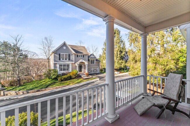 Building Photo - 4 Woods Way