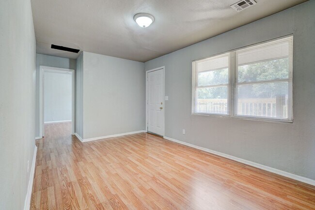 Building Photo - 3 bed 2 bath home in Newalla