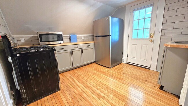 Building Photo - 93 North St