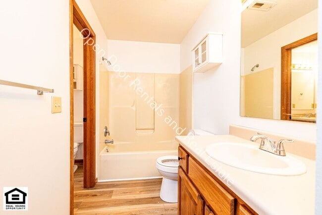 Building Photo - 1514 Fieldstone Dr