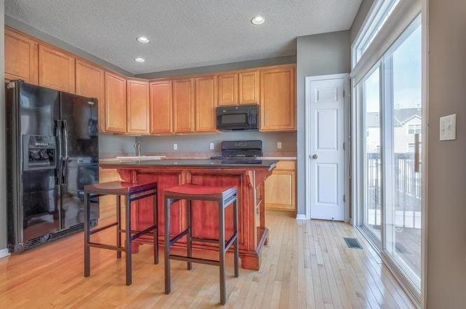 Building Photo - 15624 Lilac Dr