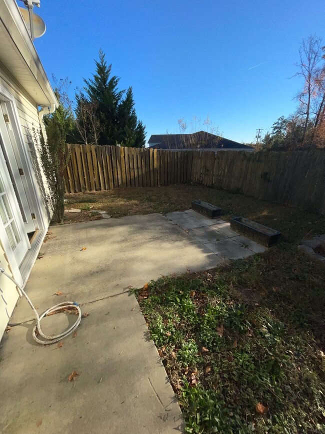 Building Photo - 2BR/2BA Patio Home in Saluda Commons- Avai...