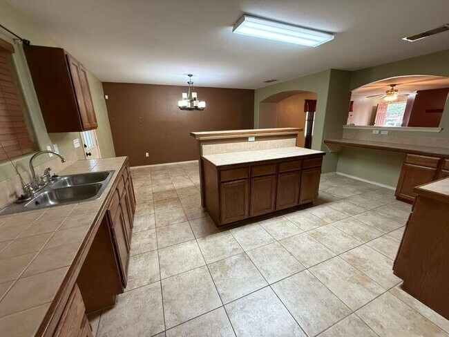 Building Photo - 613 Cuervo Dr