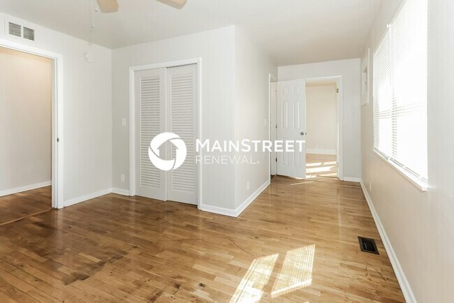 Building Photo - 2 Bedroom Pet-Friendly Home in Lake Worth, FL with Main Street Renewal