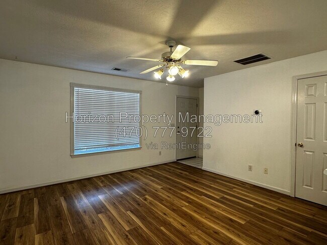 Building Photo - 2834 Florence Dr