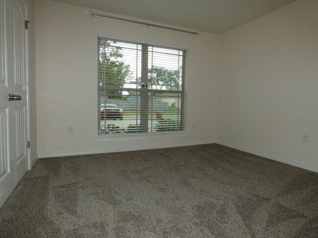 Building Photo - 5637 Peach Dr