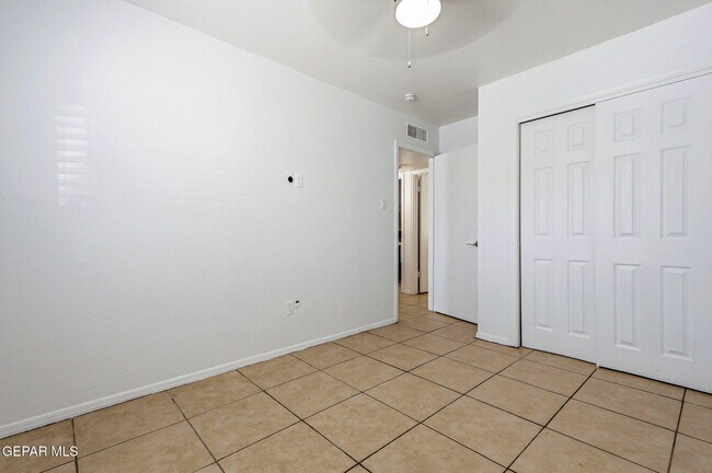 Building Photo - 11189 Ebb Tide Dr