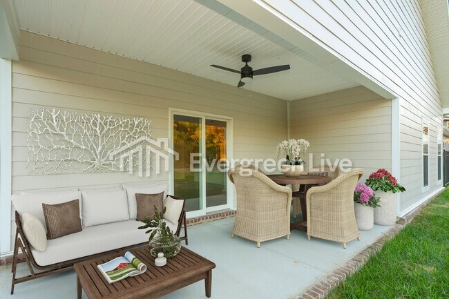 Building Photo - 238 Greenwood Dr