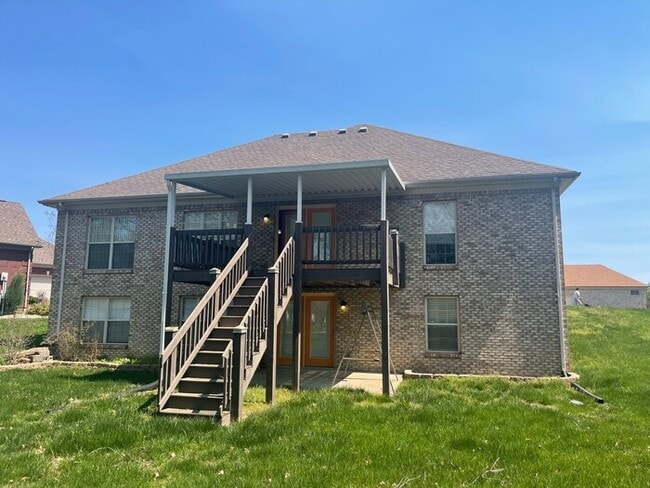 Building Photo - 5BD/4BA Single Family Home