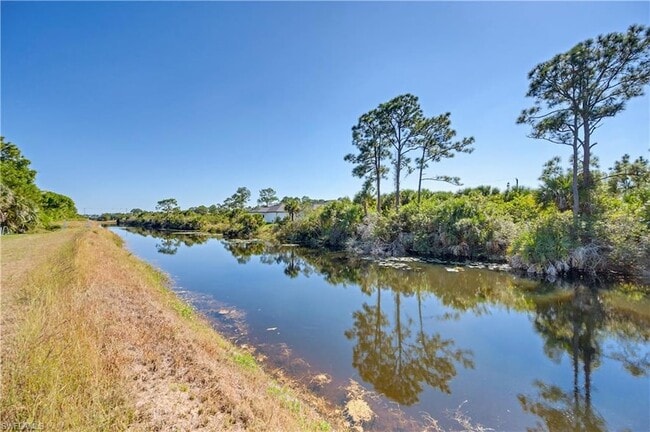 Building Photo - 1132 Cummings St E