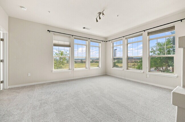 Building Photo - $2,195.95 - 2 bed, 2 bath Spacious Condo in Broomfield with AC and In Unit Laundry!