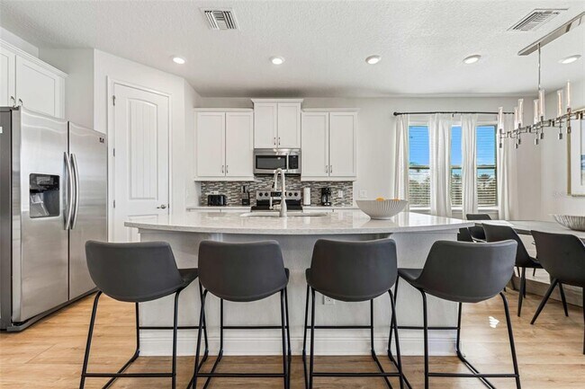 Building Photo - 284 Southfield St