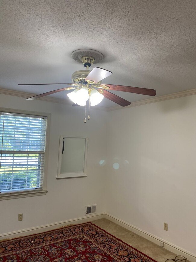 Building Photo - 2bd/1ba Condo Located  in Forest Acres