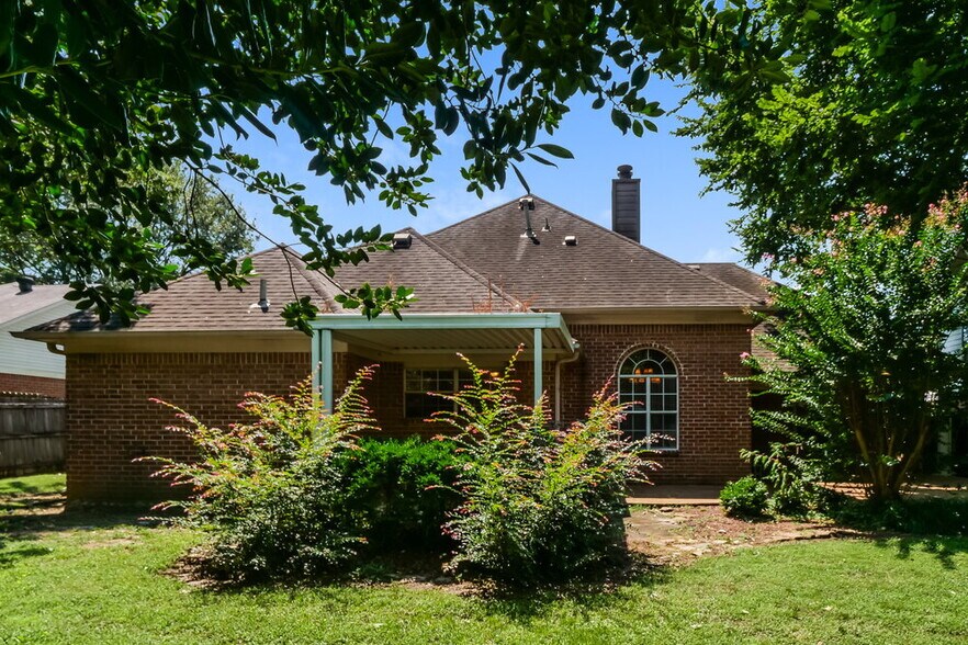 Building Photo - 10102 Fox Hunt Dr
