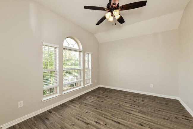 Building Photo - 8721 Running River Ln