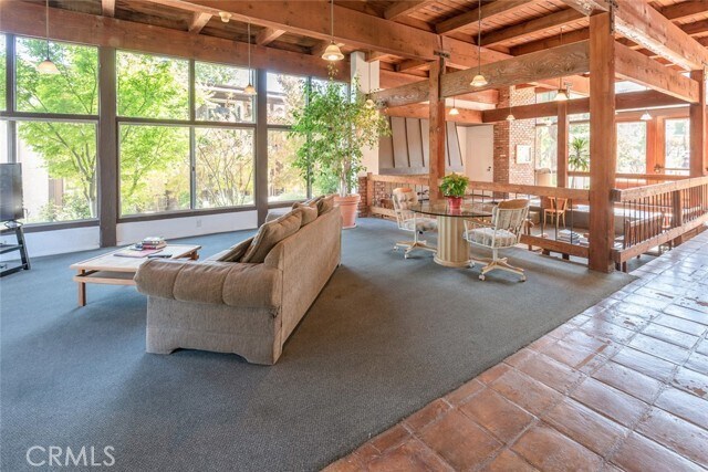 Building Photo - 348 Miraleste Dr