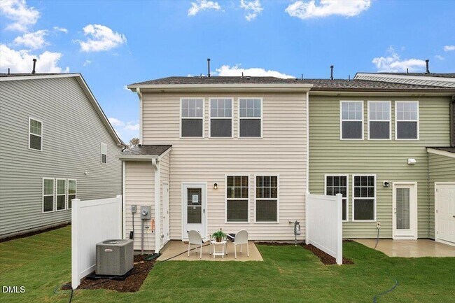 Building Photo - 74 Amaryllis Ln