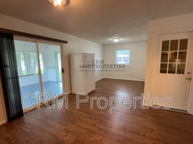 Building Photo - 5801 Peshewa Ct