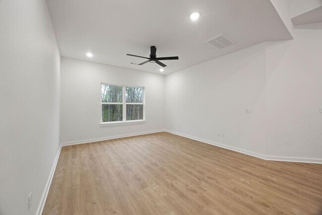 Building Photo - 40 Banff Dr