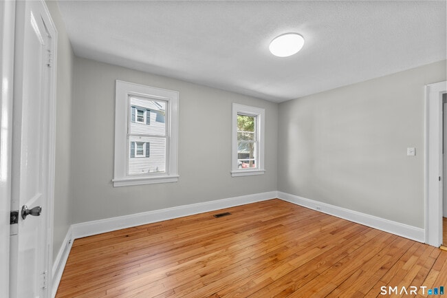 Building Photo - 41 Grasso Terrace