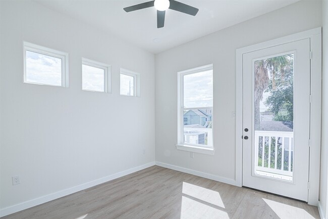Building Photo - 4025 Avenue M