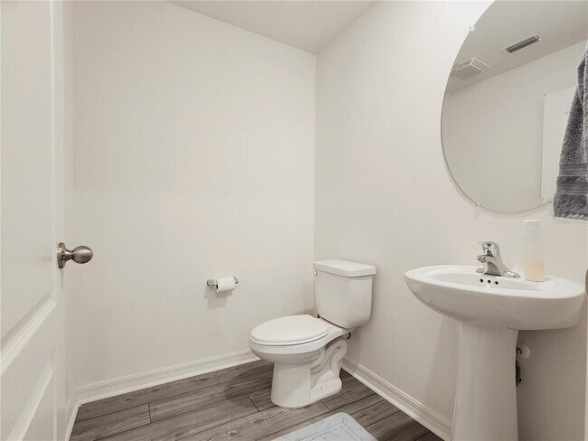 Building Photo - 1679 Wynford Cir