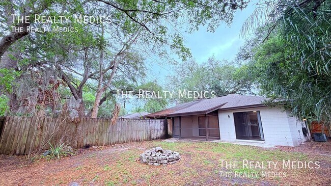 Building Photo - 7909 Richwood Dr