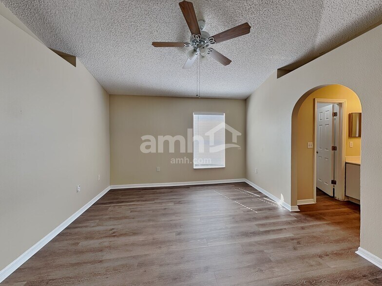 Building Photo - 2724 Maderia Cir