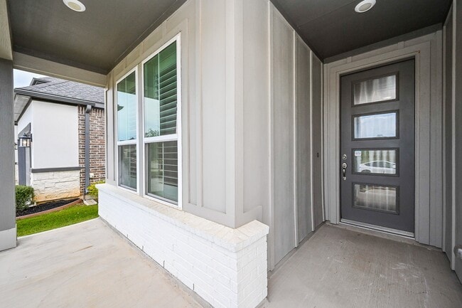 Building Photo - 24550 Carleton Lake Ln