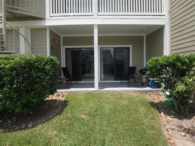 Building Photo - 127 April Point Dr S