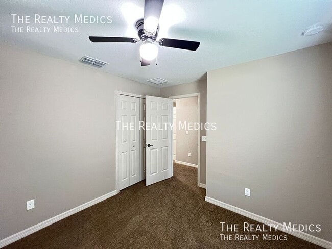 Building Photo - 15593 SW 48th Ave