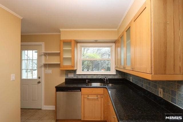 Building Photo - 664 Harristown Rd