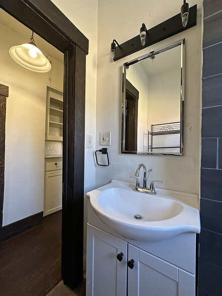 New Vanity and Fixtures - 515 S 5th Ave