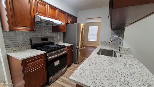 Building Photo - 3 br, 1.5 bath House - 17676 Addison St