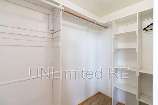 Building Photo - 6600 W Suzette Ln