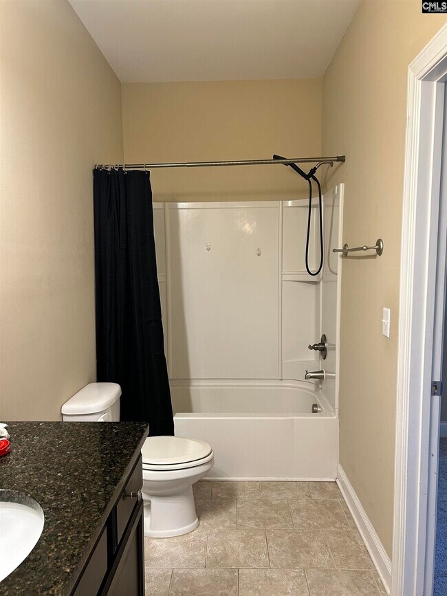 Building Photo - 105 High Bluff Ln
