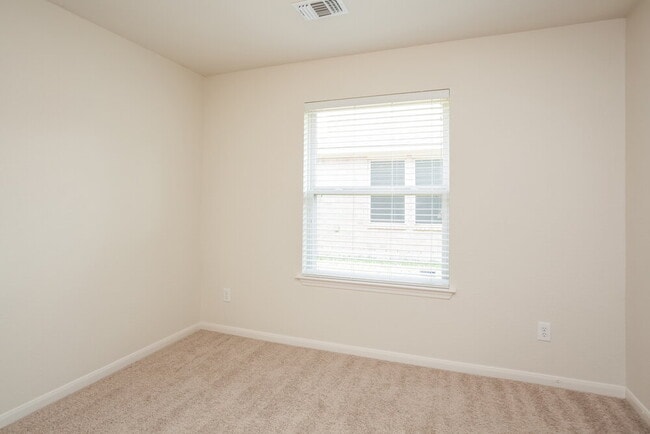 Building Photo - 2017 Sandy Bank Ln