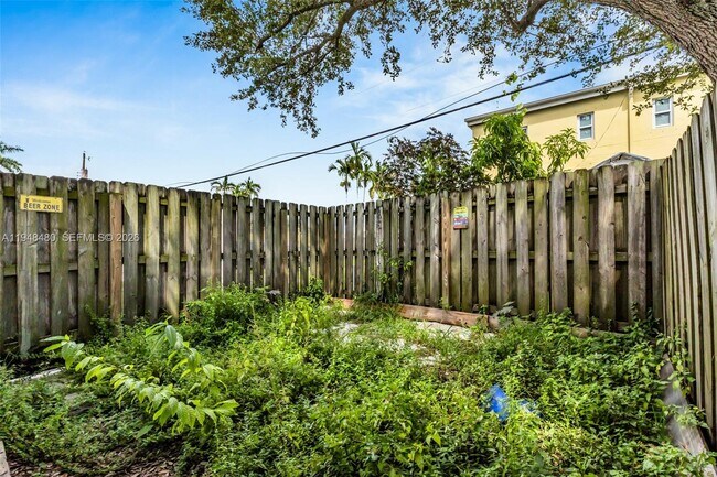 Building Photo - 8329 NW 5th Ave