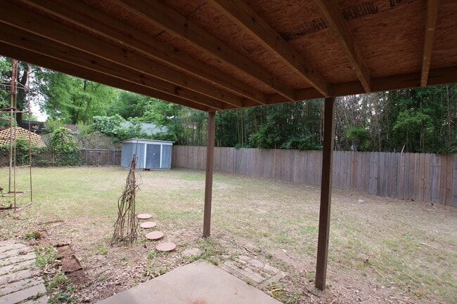 Building Photo - Lease Takeover Opportunity Available! 3 be...