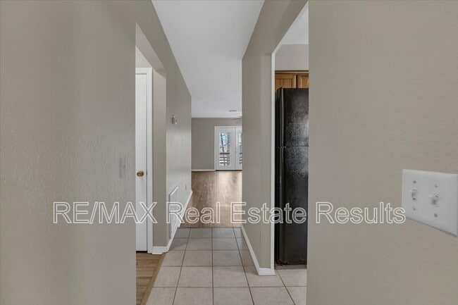 Building Photo - 5 Yates Ln