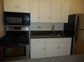 Building Photo - 260 E Broad St