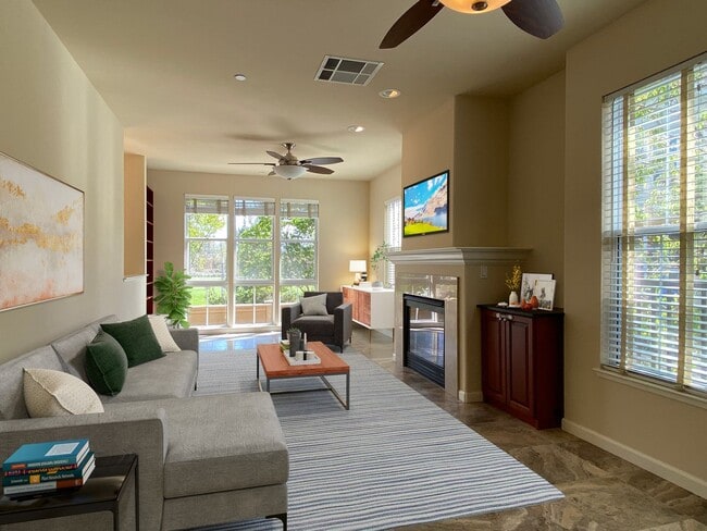 Building Photo - Beautiful Sunnyvale Townhouse!