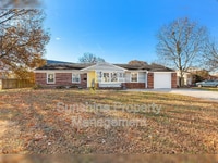 Building Photo - 3701 Teakwood Dr