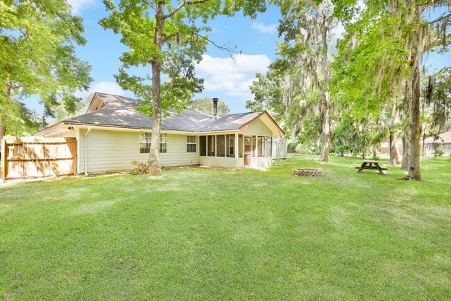 Building Photo - 8 N Nicholson Cir