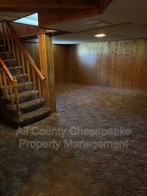 Building Photo - 6206 Scranton Rd