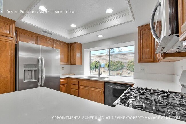 Building Photo - 902 California Privado