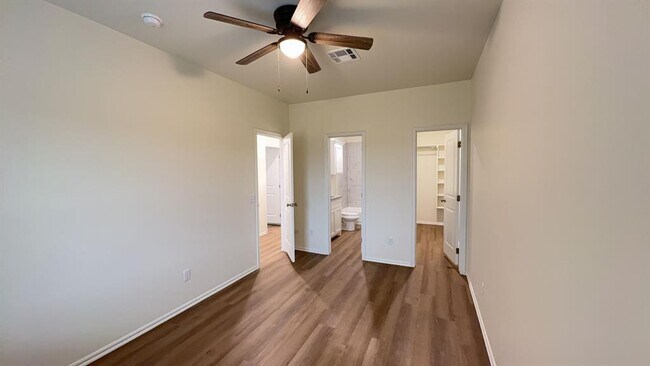 Building Photo - 1221 NW 113th St