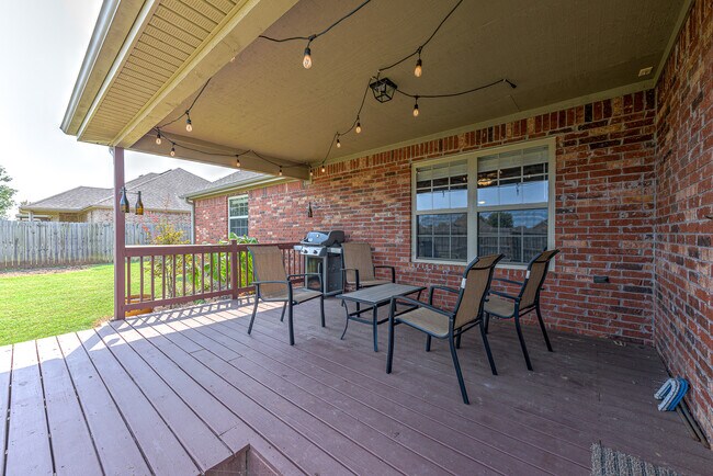 Building Photo - 1801 SW Ashbury St