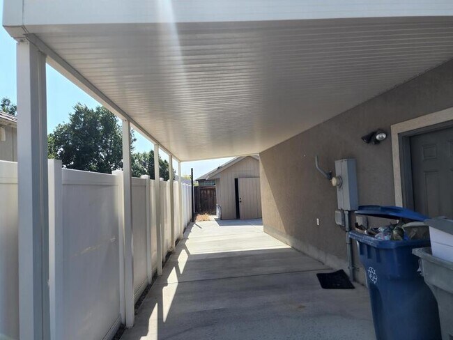 Building Photo - 1273 N 500 W