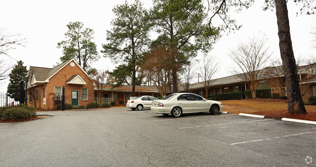 Building Photo - Oak Hill Apartments